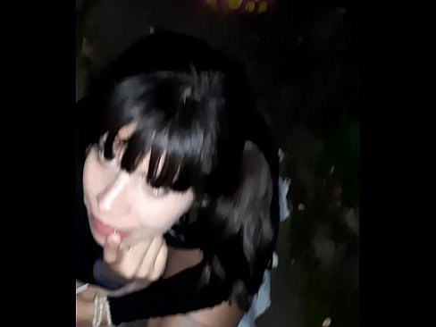 ❤️ Na ulici opuchnutý penis výmenou za cukríky Super porno na sk.doujin-sexy.ru